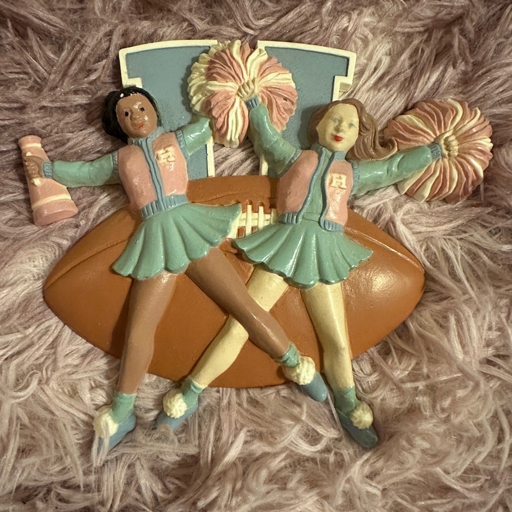 Burwood 1993 Wall Plaque Roller Skate Cassette Sneakers Phone Cheerleaders - Picture 4 of 12